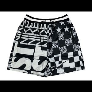 NIKE SCORPION PRINT SHORTS. 🦂 ⚫️⚪️⚫️